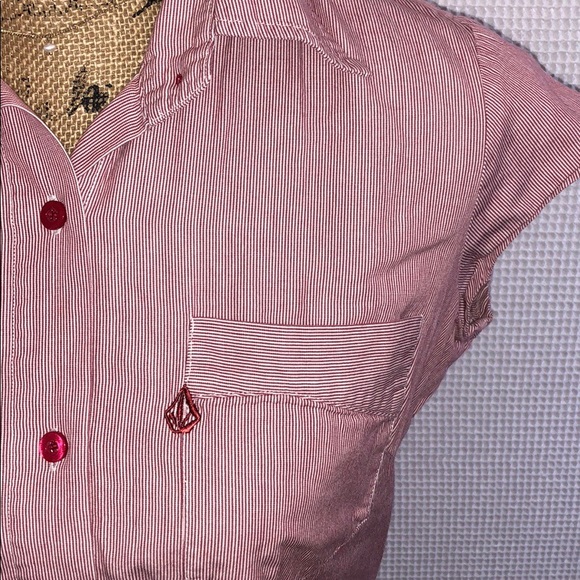 Volcom Sleeveless Top!! - Picture 2 of 5